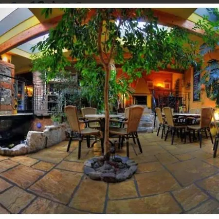 & Restaurant Zur Post 2*