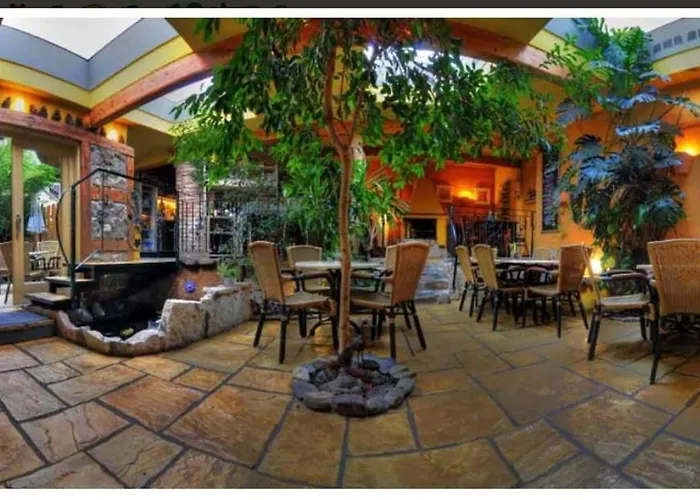 & Restaurant Zur Post 2*