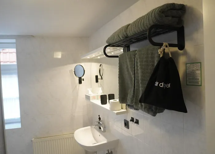 & Restaurant Zur Post Hotell